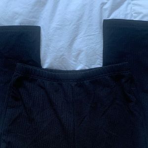 BLACK FLARED YOGA PANTS